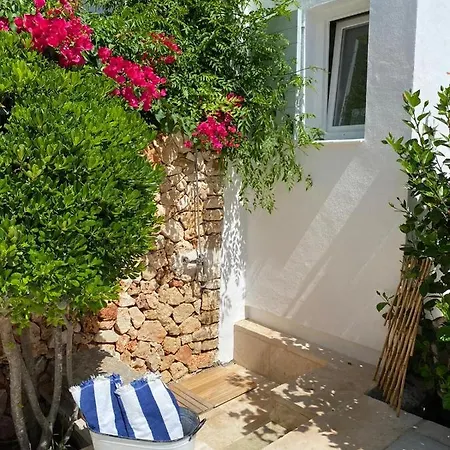 Es * Sant Lluís