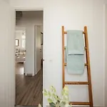 Es